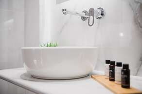 Petros Studios & Suites