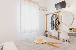 Petros Studios & Suites