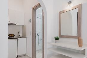 Petros Studios & Suites