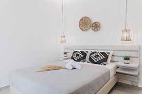 Petros Studios & Suites