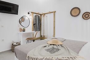 Petros Studios & Suites