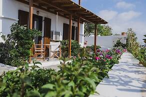 Petros Studios & Suites