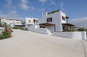 Petros Studios & Suites