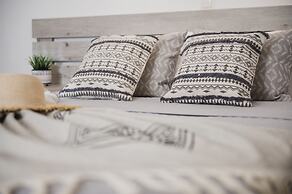 Petros Studios & Suites