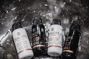 Petros Studios & Suites