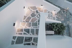 Petros Studios & Suites