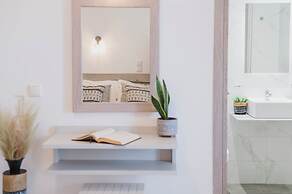 Petros Studios & Suites