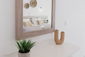 Petros Studios & Suites