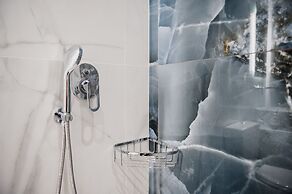 Petros Studios & Suites