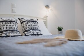 Petros Studios & Suites