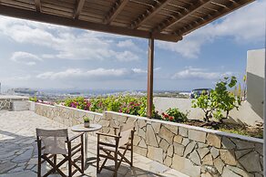 Petros Studios & Suites