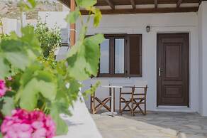 Petros Studios & Suites