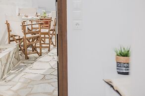 Petros Studios & Suites