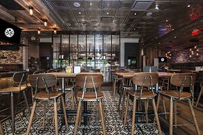 Sandman Signature Kamloops Hotel