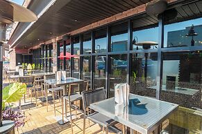 Sandman Signature Kamloops Hotel