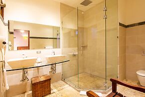 Estrada Hotel & Bistro