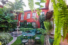 Estrada Hotel & Bistro