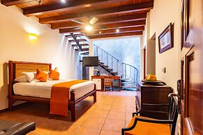 Estrada Hotel & Bistro