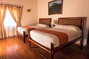 Estrada Hotel & Bistro