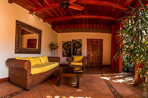 Estrada Hotel & Bistro