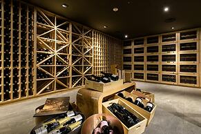 Bayhill Pool & Villa