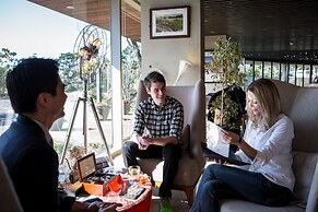 Bayhill Pool & Villa