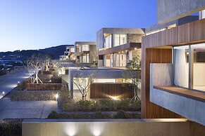 Bayhill Pool & Villa