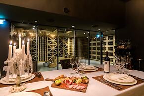 Bayhill Pool & Villa