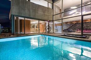 Bayhill Pool & Villa