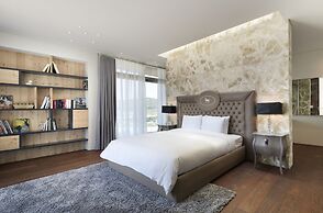 Bayhill Pool & Villa