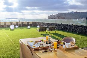 Bayhill Pool & Villa