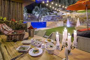 Bayhill Pool & Villa