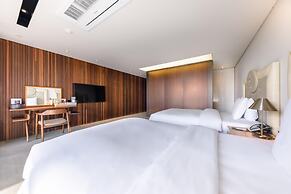 Bayhill Pool & Villa