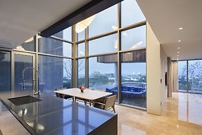 Bayhill Pool & Villa