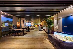 Bayhill Pool & Villa