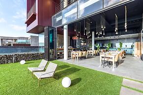 Bayhill Pool & Villa