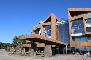 Bayhill Pool & Villa