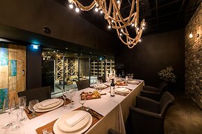 Bayhill Pool & Villa