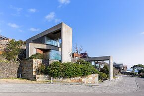 Bayhill Pool & Villa