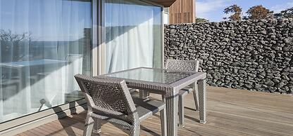 Bayhill Pool & Villa