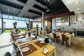 Bayhill Pool & Villa