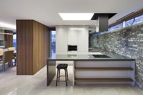 Bayhill Pool & Villa