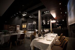 Bayhill Pool & Villa