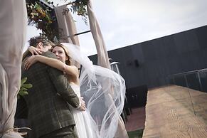 Bayhill Pool & Villa