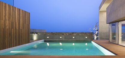 Bayhill Pool & Villa