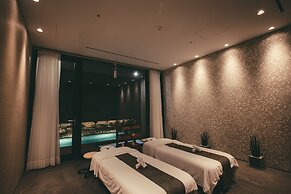 Bayhill Pool & Villa