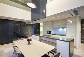 Bayhill Pool & Villa