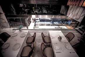 Bayhill Pool & Villa