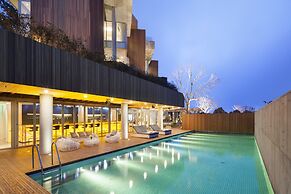 Bayhill Pool & Villa