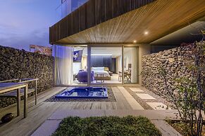 Bayhill Pool & Villa